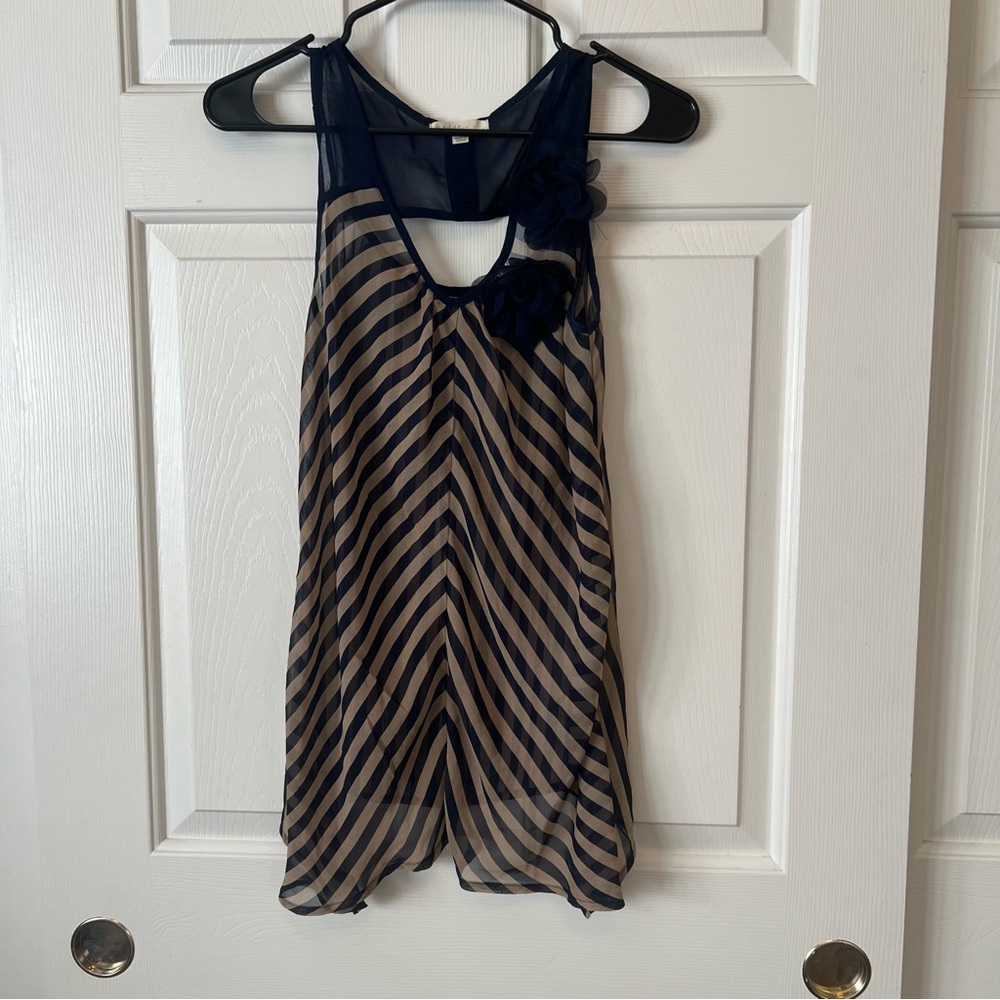 Edge brand size M flower detail tank